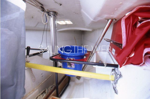 beneteau_25_interno2