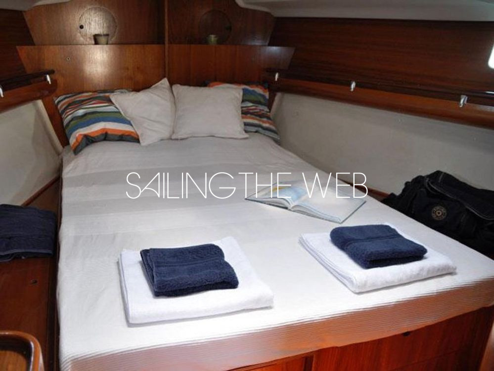 oceanis_440_fore_cabin oceanis_440_fore_cabin