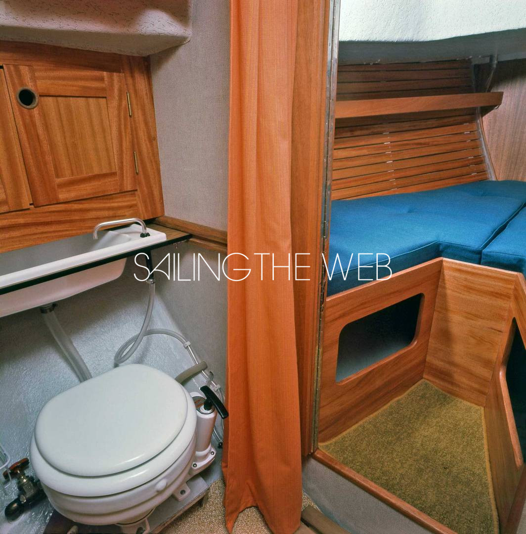 Monsun 31 bow cabin & toilet Monsun 31 bow cabin & toilet