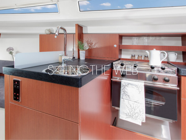 Hanse-315-kitchen