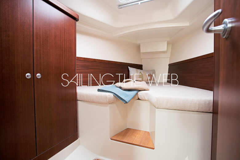 Hanse-350-fore-cabin Hanse-350-fore-cabin
