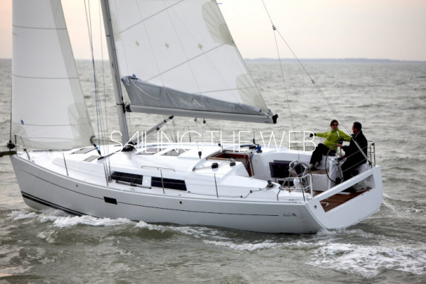 Hanse-375-sailing