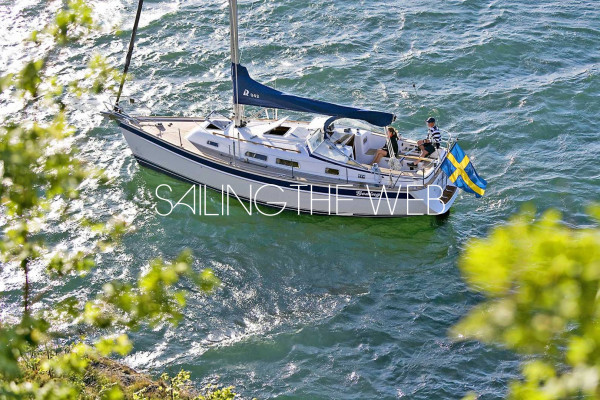 Hallberg Rassy 342 deck view