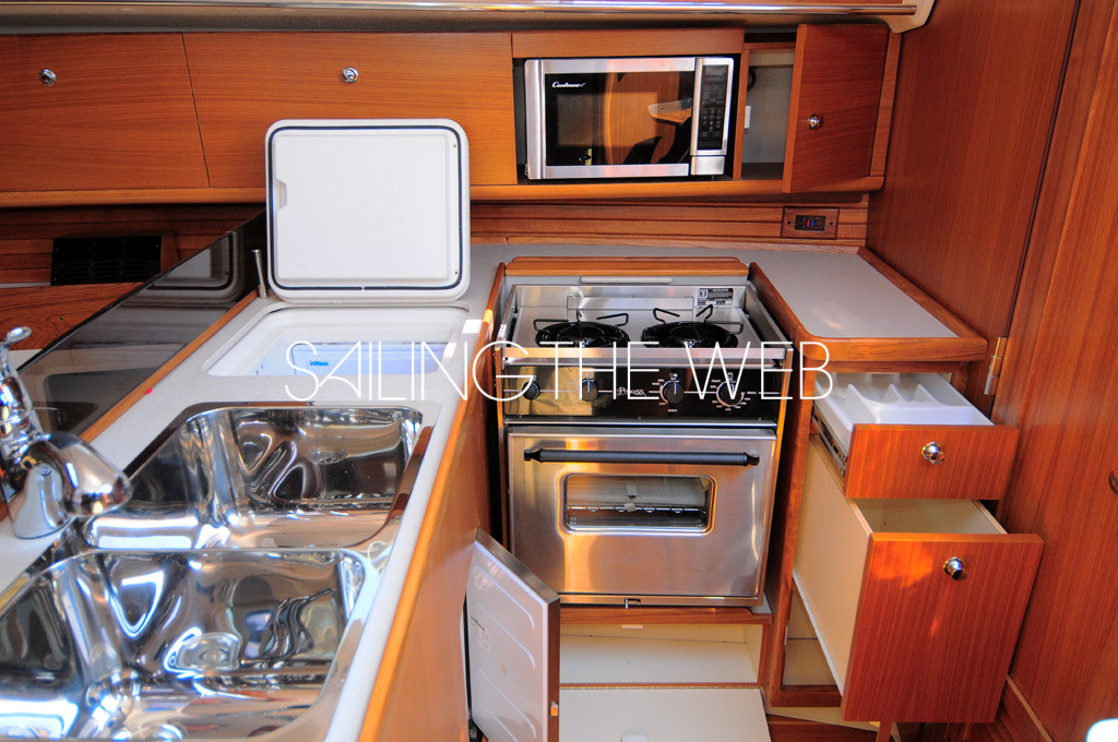 catalina_355_kitchen catalina_355_kitchen